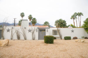 front of pet friendly rehab center in palm springs